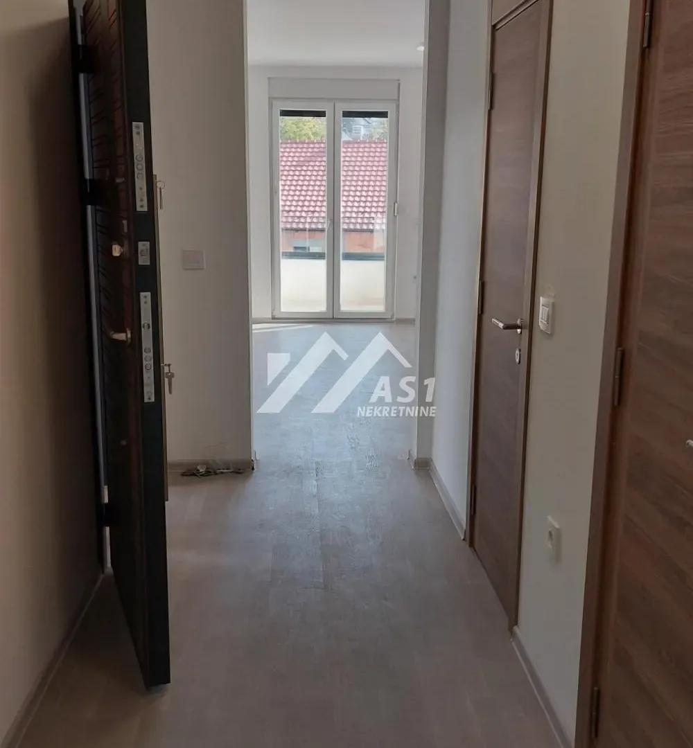 Izdavanje, trosoban stan, 86m², Alibegovac, Petrovaradin
