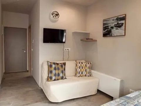 Prodaja, garsonjera, 25m², Centar, Tivat - image 3
