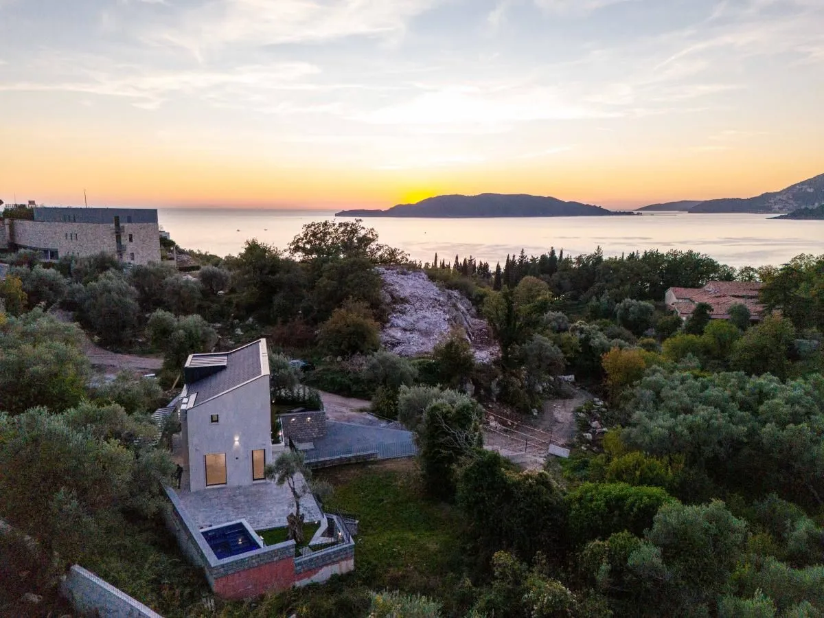 Prodaja, kuća, 240m², Budva, Crna Gora