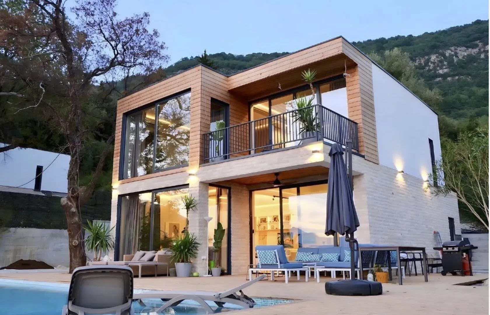 Prodaja, kuća, 176m², Tivat, Crna Gora