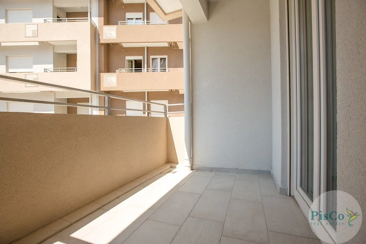 Izdavanje, jednosoban stan, 50m², Central Point, Podgorica