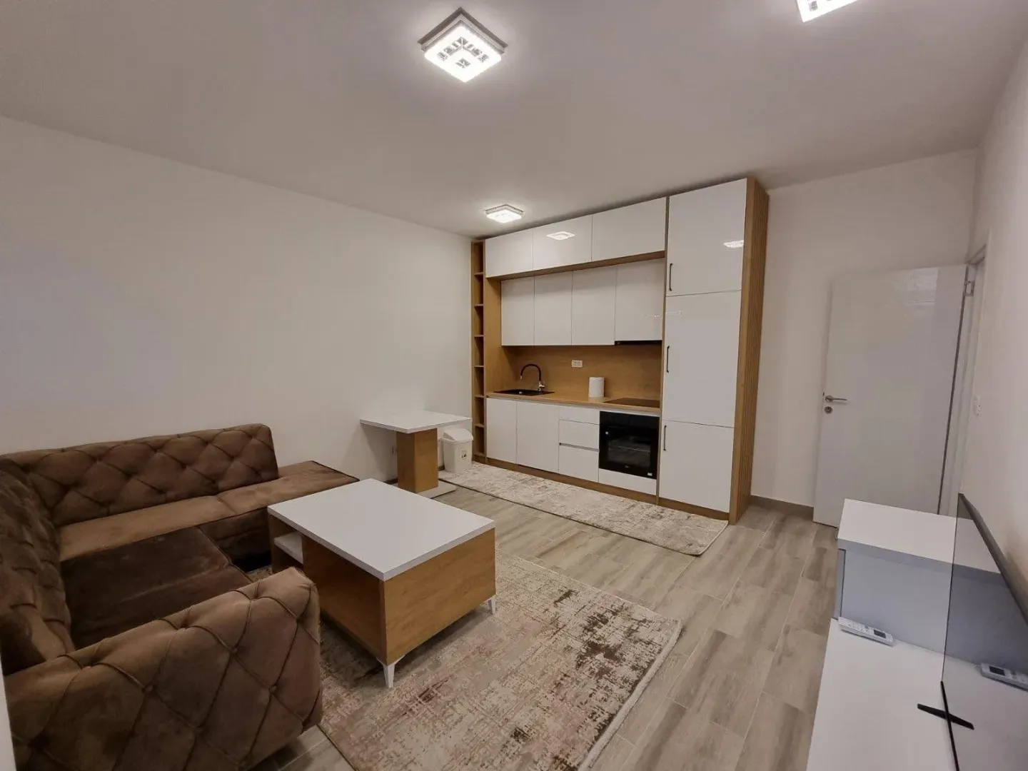 Izdavanje, dvosoban stan, 58m², Podgorica, Crna Gora