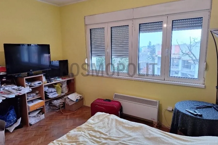 Prodaja, trosoban stan, 83m², Centar, Pančevo