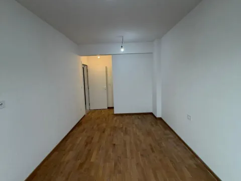 Prodaja, trosoban stan, 105m², Stari Aerodrom, Podgorica - image 13