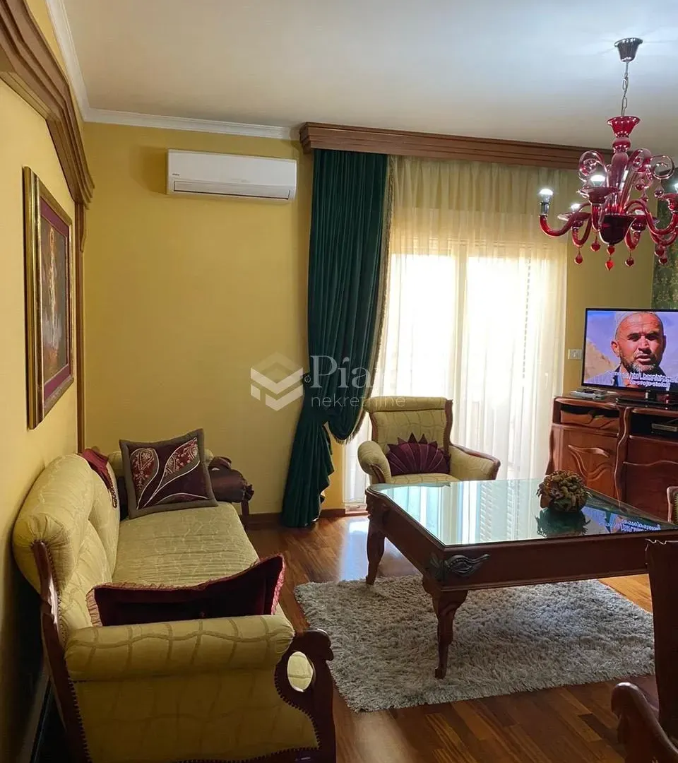 Izdavanje, dvosoban stan, 69m², City Kvart, Podgorica