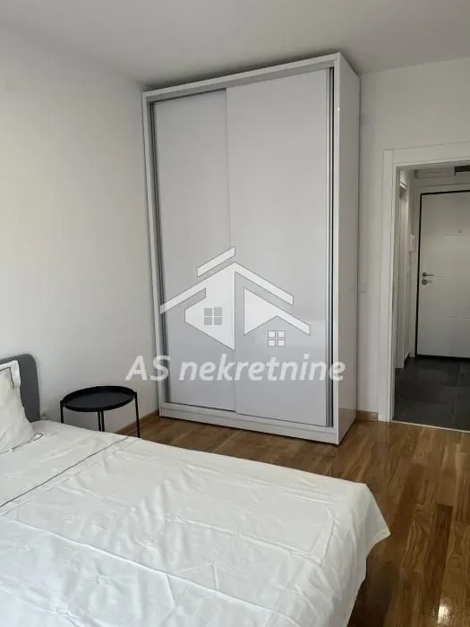 Rent, two bedroom apartment, 43m², Južni Bulevar, Vračar Sve Podlokacije