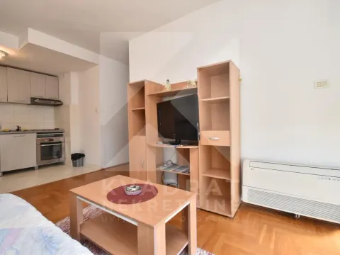 Rent, one bedroom apartment, 38m², 1 maj, Podgorica - image 3