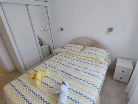 Izdavanje, dvosoban stan, 60m², Tivat, Crna Gora - image 4