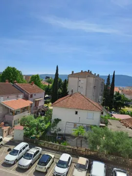 Rent, three bedroom apartment, 100m², Tivat, Crna Gora - image 4