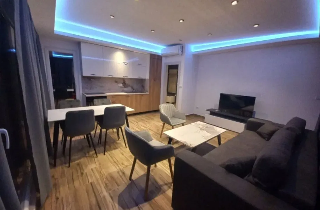 Izdavanje, dvosoban stan, 70m², Kalimanj, Tivat