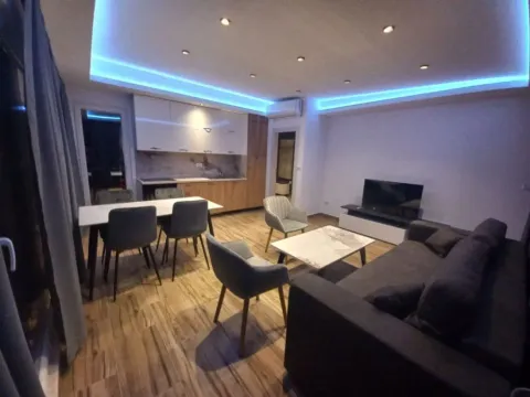 Izdavanje, dvosoban stan, 70m², Kalimanj, Tivat - image 1