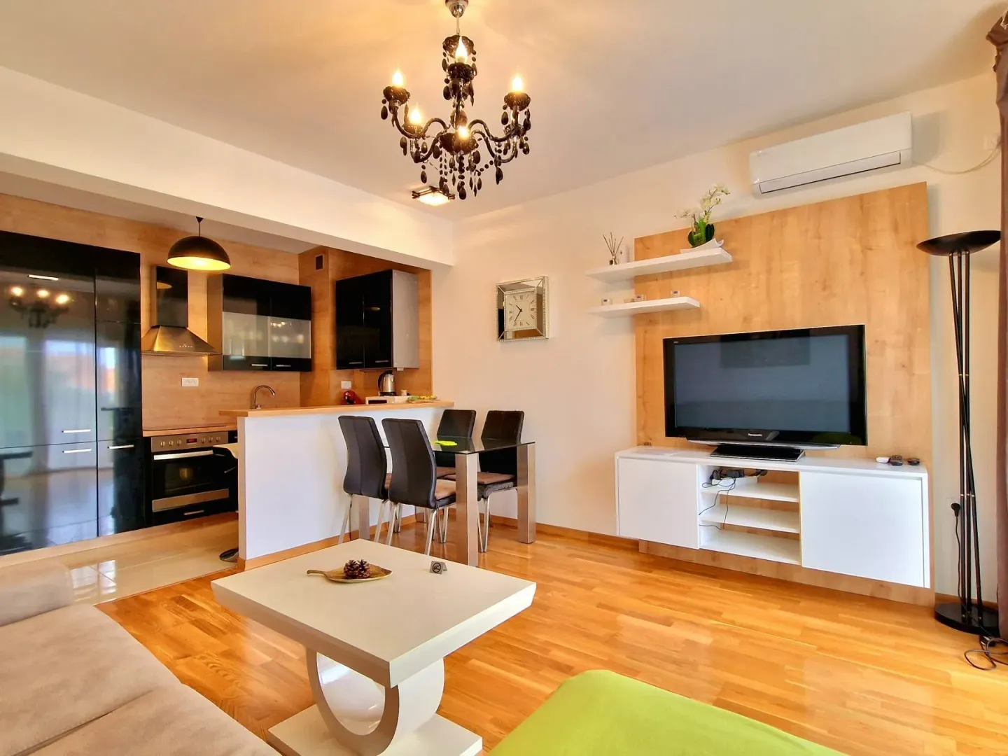 Izdavanje, jednosoban stan, 46m², Bečići, Budva