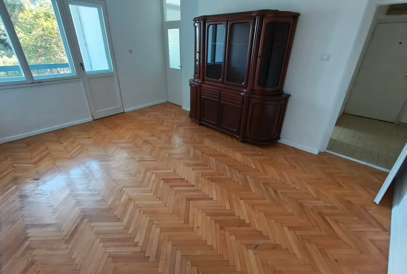 Izdavanje, trosoban stan, 95m², Gintaš, Podgorica