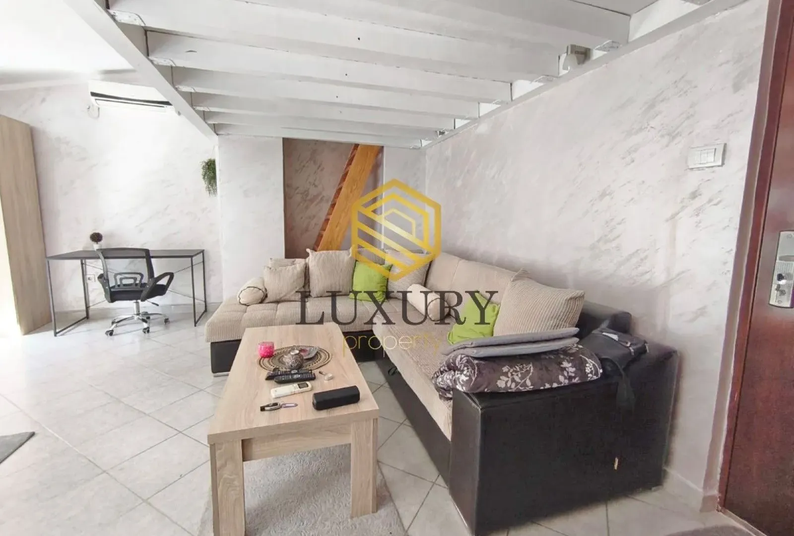 Izdavanje, garsonjera, 40m², Stari Aerodrom, Podgorica