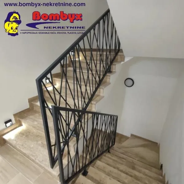 Prodaja, kuća, 181m², Sremska Kamenica, Petrovaradin