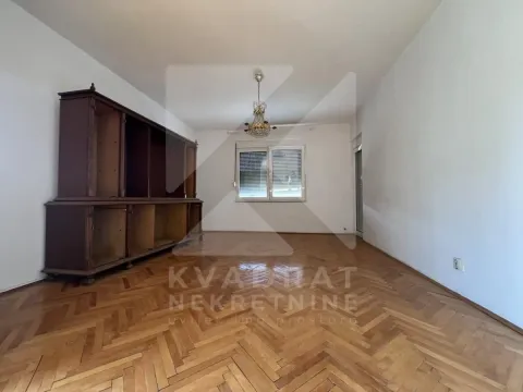 Izdavanje, kuća, 500m², Stari Aerodrom, Podgorica - image 20