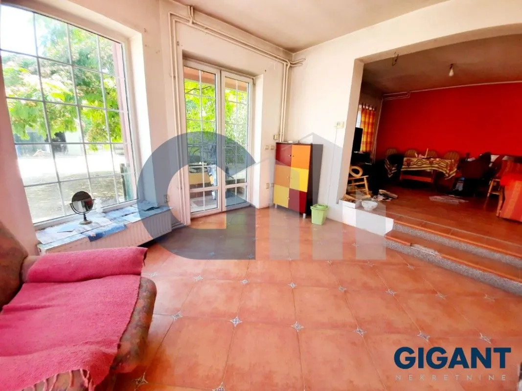 Sale, house, 355m², Surčin (mesto), Surčin