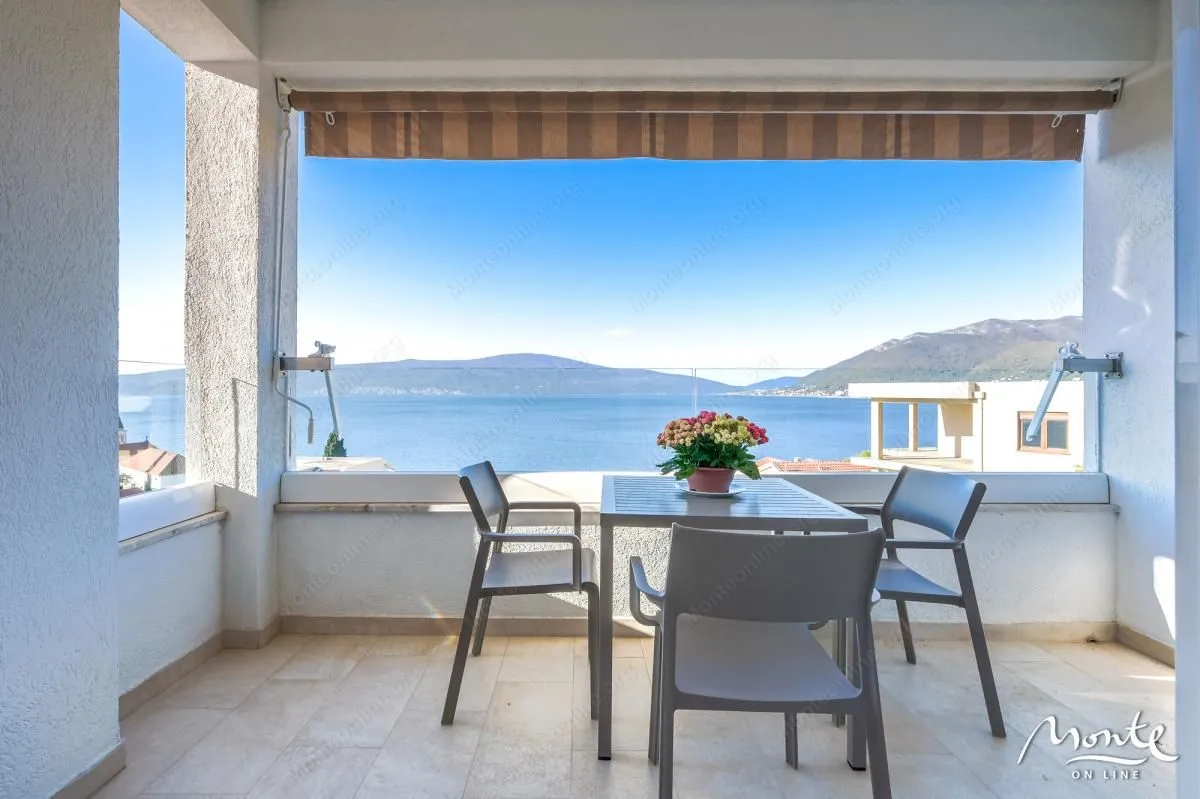 Prodaja, dvosoban stan, 66m², Tivat, Crna Gora