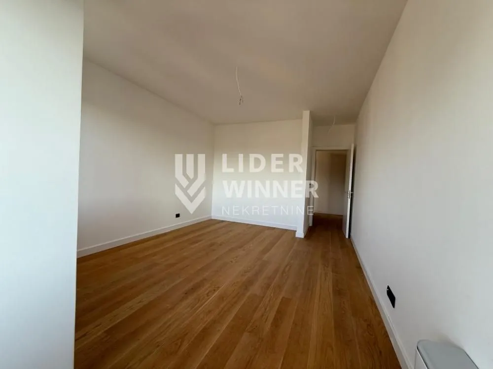 Sale, apartment, 220m², Autokomanda, Voždovac Sve Podlokacije