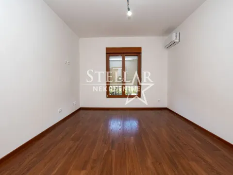 Izdavanje, poslovni prostor, 96m², Master Kvart, Podgorica - image 13