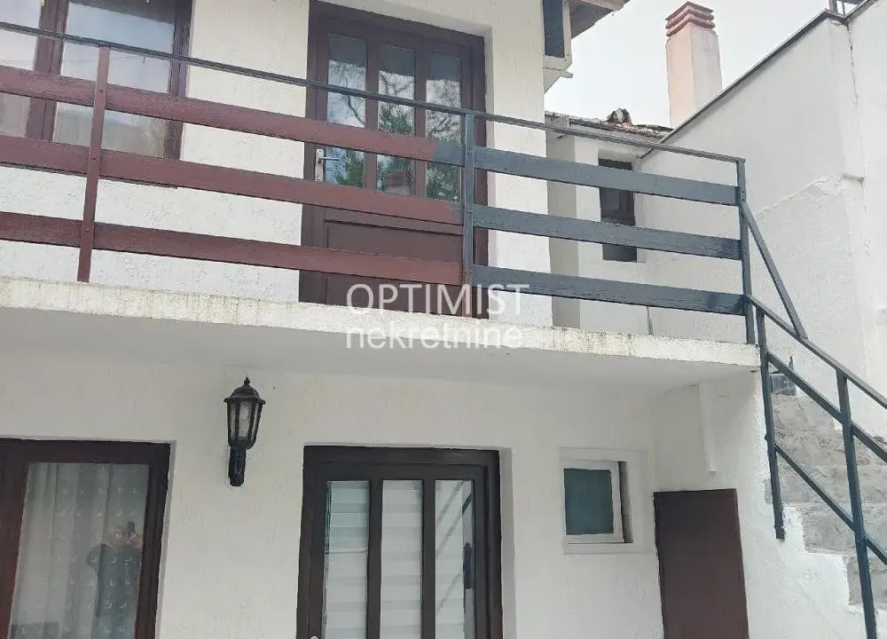 Prodaja, kuća, 110m², Centar Sve Podlokacije, Beograd