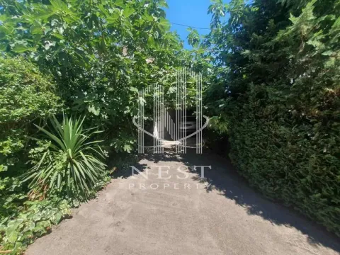 Izdavanje, kuća, 300m², Dedinje Sve Podlokacije, Beograd - image 17