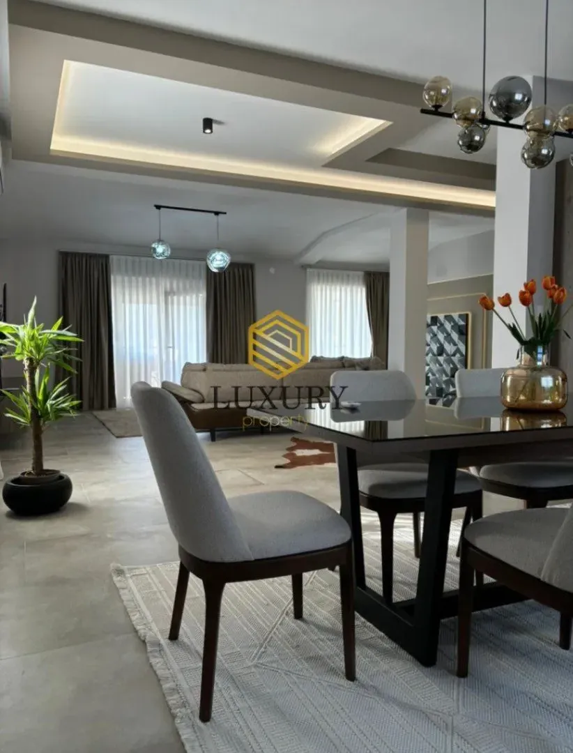 Izdavanje, trosoban stan, 180m², Tološi, Podgorica
