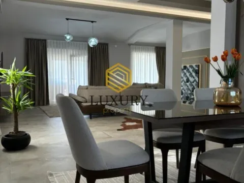 Izdavanje, trosoban stan, 180m², Tološi, Podgorica - image 5