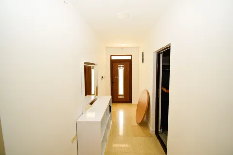 Rent, house, 140m², Velje Brdo, Podgorica - image 18