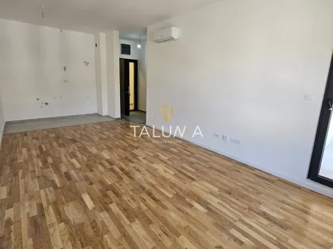 Sale, one bedroom apartment, 45m², Tološi, Podgorica - image 2