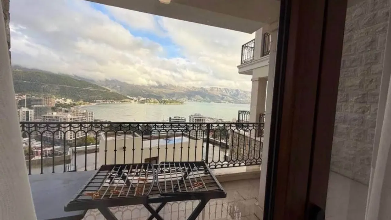 Prodaja, dvosoban stan, 54m², Bečići, Budva
