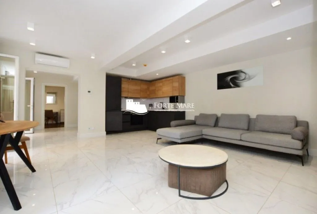 Prodaja, dvosoban stan, 74m², Đenovići, Herceg Novi
