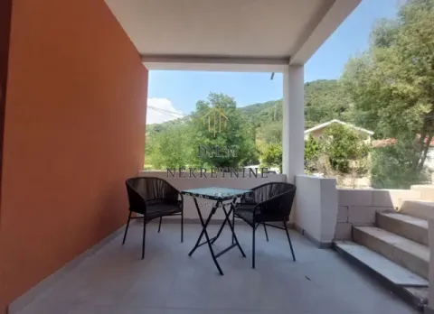 Rent, two bedroom apartment, 70m², Tivat, Crna Gora - image 14