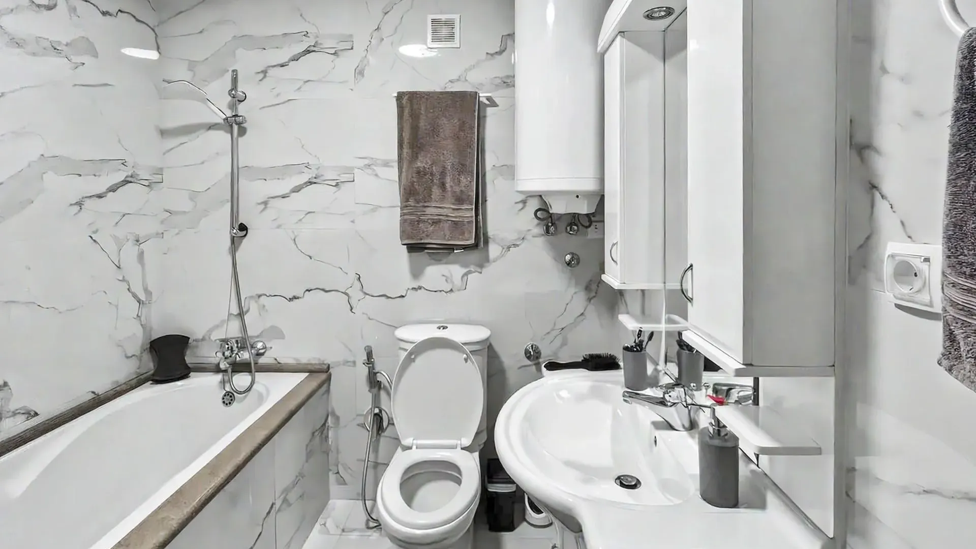 Prodaja, dvosoban stan, 110m², Centar, Tivat