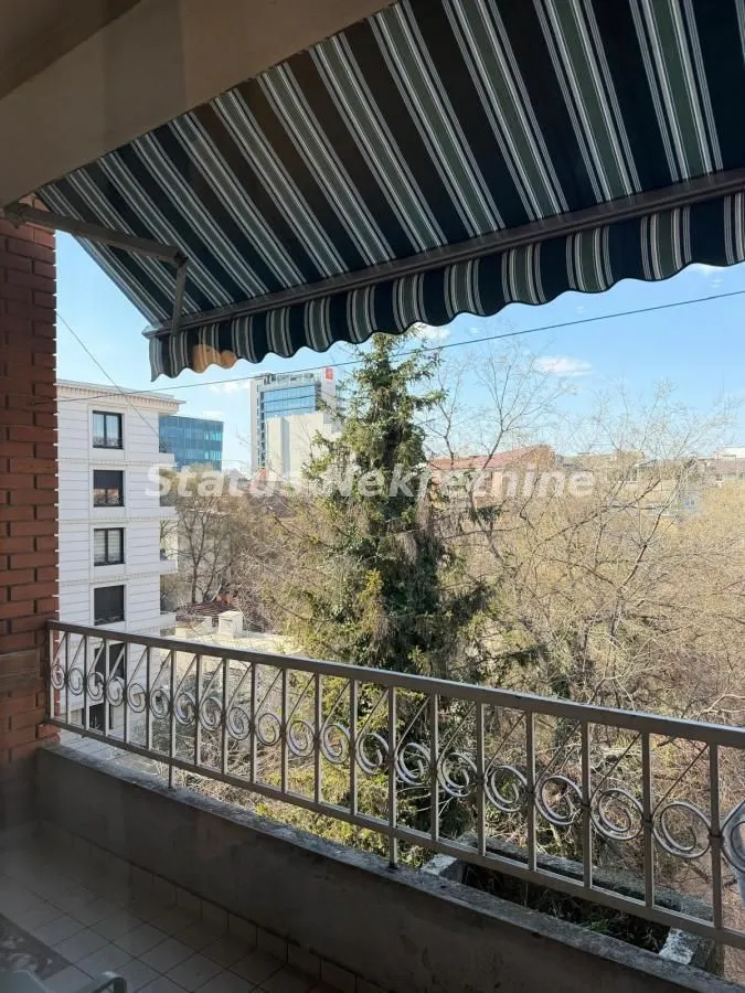 Izdavanje, trosoban stan, 64m², Stari grad, Novi Sad