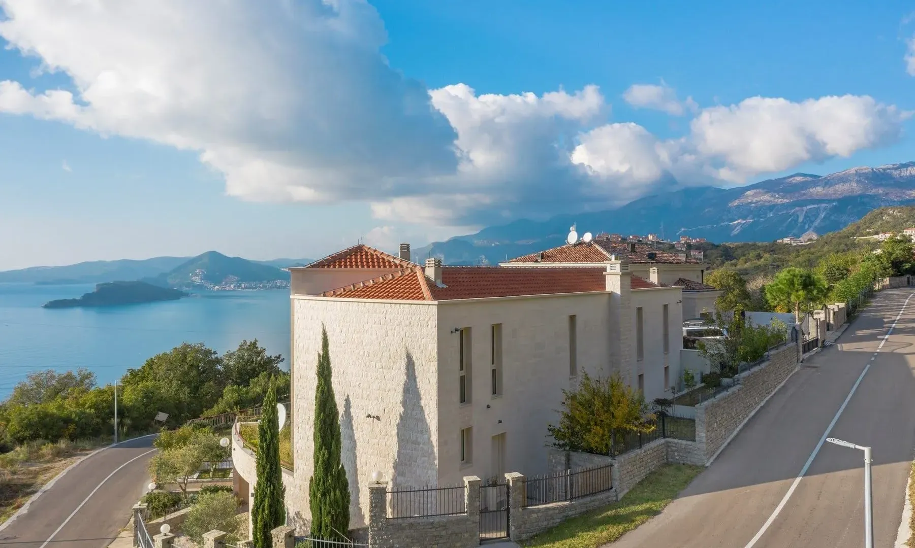 Sale, house, 600m², Blizikuće, Budva