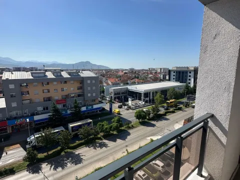Prodaja, trosoban stan, 104m², Stari Aerodrom, Podgorica - image 12