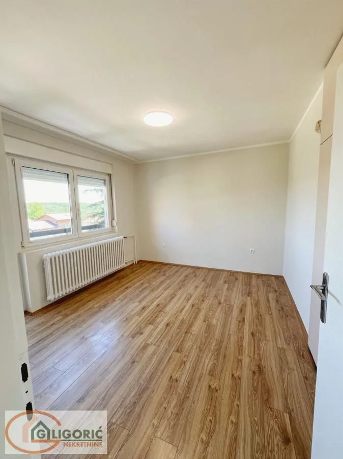 Sale, house, 453m², Sremčica, Beograd