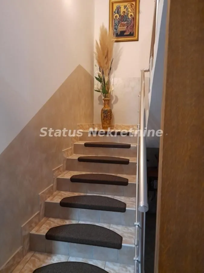 Prodaja, kuća, 246m², Sremski Karlovci, Novi Sad