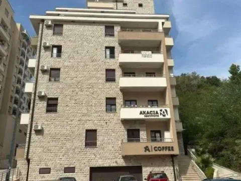 Sale, one bedroom apartment, 47m², Bečići, Budva - image 2