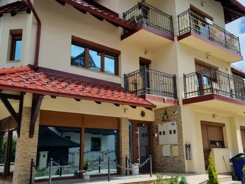 Prodaja, ugostiteljski objekat, 358m², Centar, Zlatibor - image 4