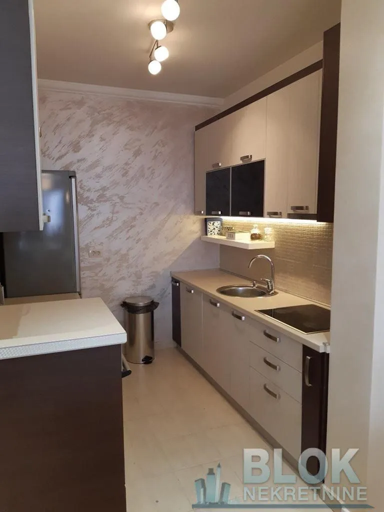 Izdavanje, dvosoban stan, 90m², Preko Morače, Podgorica