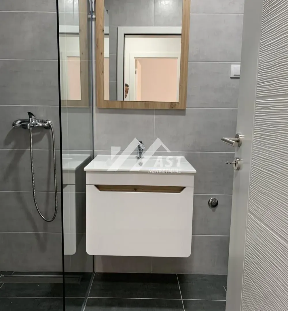 Izdavanje, dvosoban stan, 46m², Adamovićevo Naselje, Novi Sad Sve Podlokacije