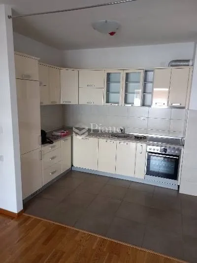 Rent, two bedroom apartment, 74m², City Kvart, Podgorica