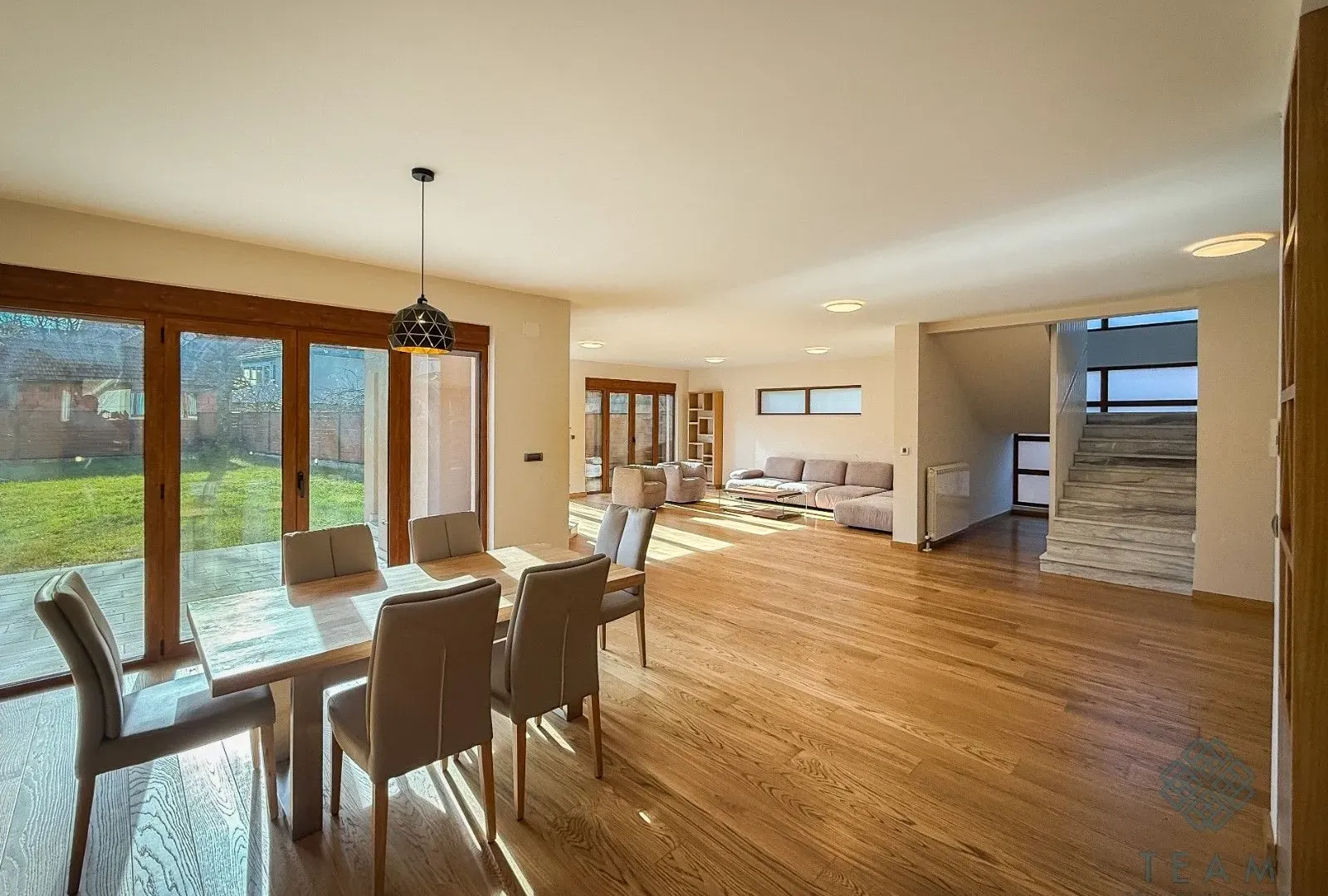 Prodaja, kuća, 330m², Centar, Kolašin