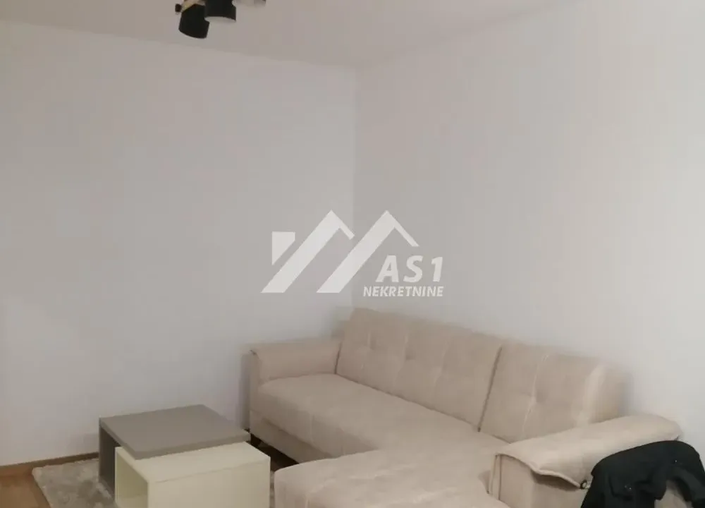 Izdavanje, dvosoban stan, 47m², Centar, Novi Sad