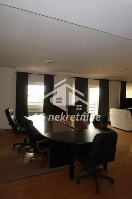 Rent, four bedroom apartment, 160m², Filmski Grad, Beograd