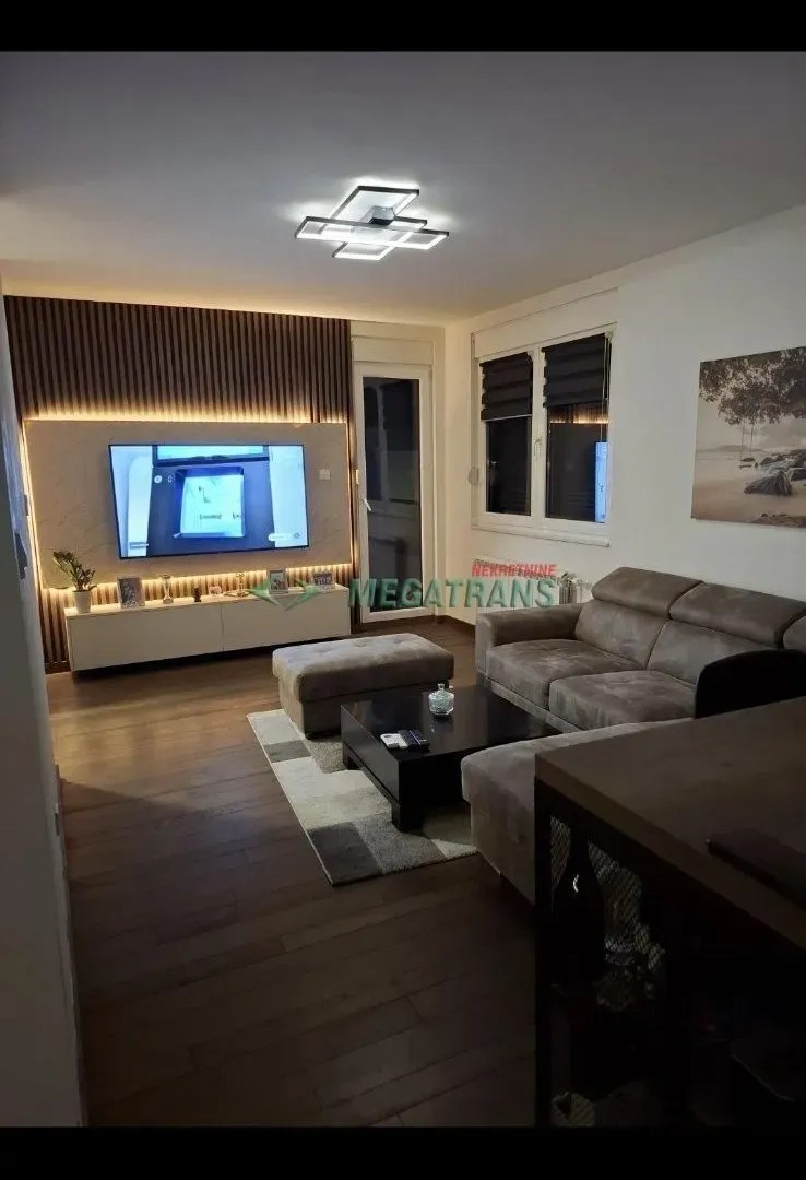 Rent, two bedroom apartment, 43m², Bulevar patrijarha Pavla, Novi Sad Sve Podlokacije
