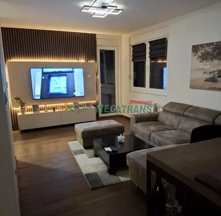 Izdavanje, dvosoban stan, 43m², Bulevar patrijarha Pavla, Novi Sad Sve Podlokacije