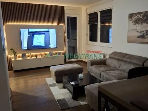 Izdavanje, dvosoban stan, 43m², Bulevar patrijarha Pavla, Novi Sad Sve Podlokacije